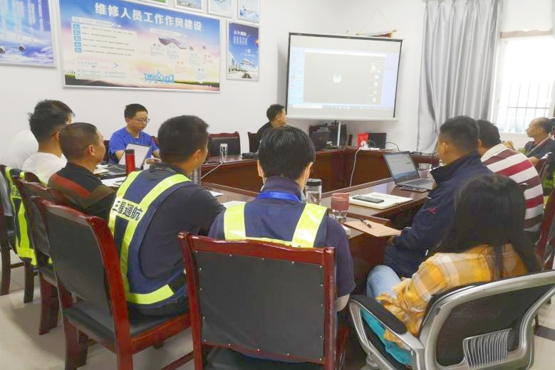 机务3.jpg 机务3.jpg